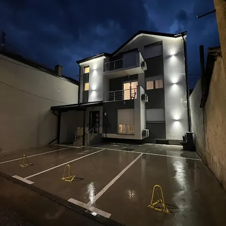 S&m Free Parking Apartment